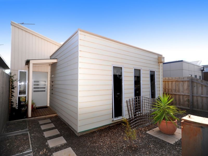 11 Halyard Terrace, St Leonards VIC 3223
