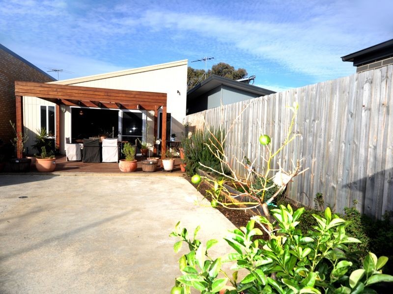 11 Halyard Terrace, St Leonards VIC 3223