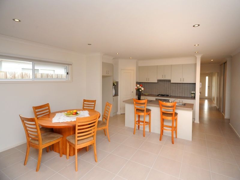 1/12 Ward Street, St Leonards VIC 3223