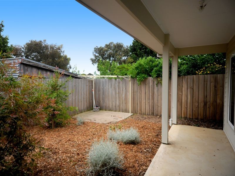 1/12 Ward Street, St Leonards VIC 3223