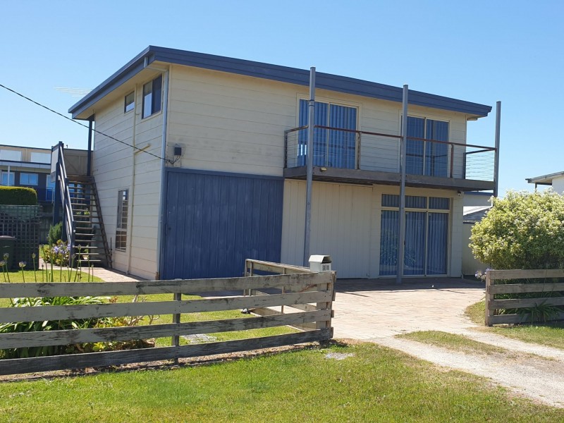 21 Whiting Avenue, Indented Head VIC 3223