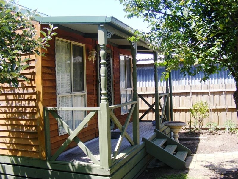 9 Seaview Avenue, St Leonards VIC 3223