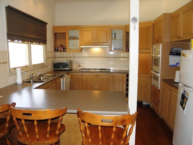 12 Seaview Avenue, St Leonards VIC 3223