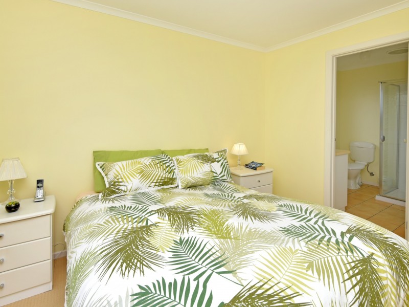 34 Pearl Bay Passage, St Leonards VIC 3223