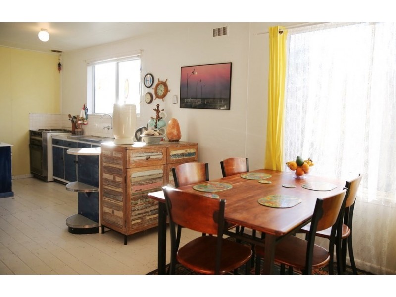 30 Lake View Crescent, St Leonards VIC 3223