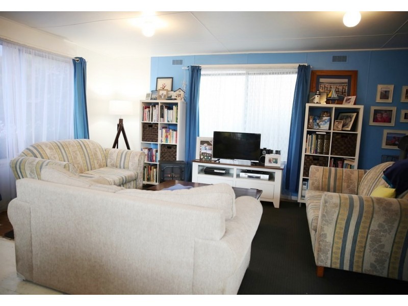 30 Lake View Crescent, St Leonards VIC 3223