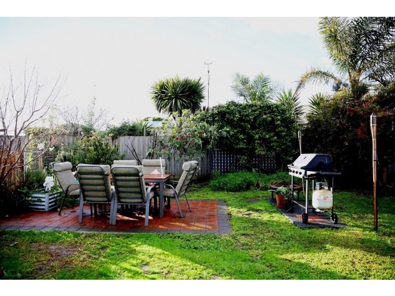 30 Lake View Crescent, St Leonards VIC 3223