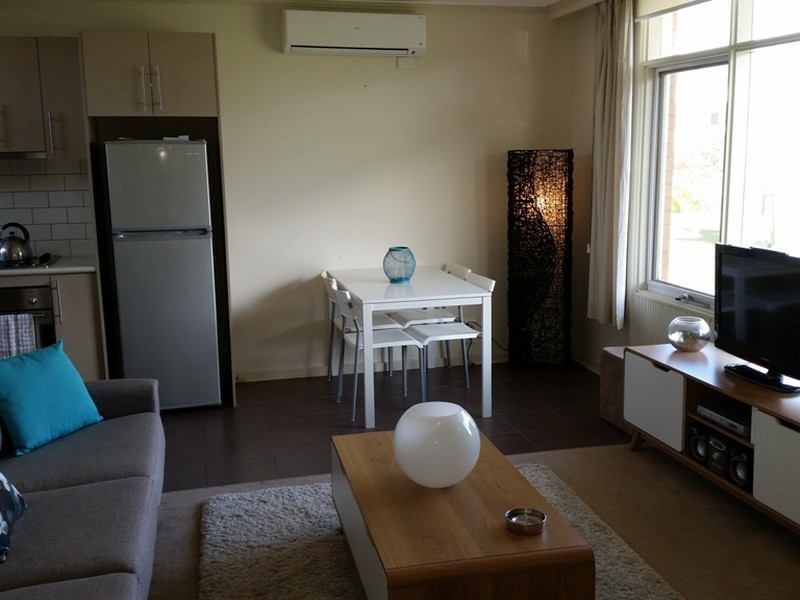 Unit 2/1344 Murradoc Road, St Leonards VIC 3223