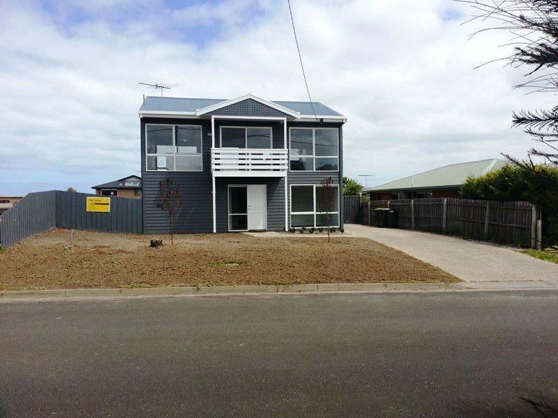 43 Wattlehill Grove, St Leonards VIC 3223