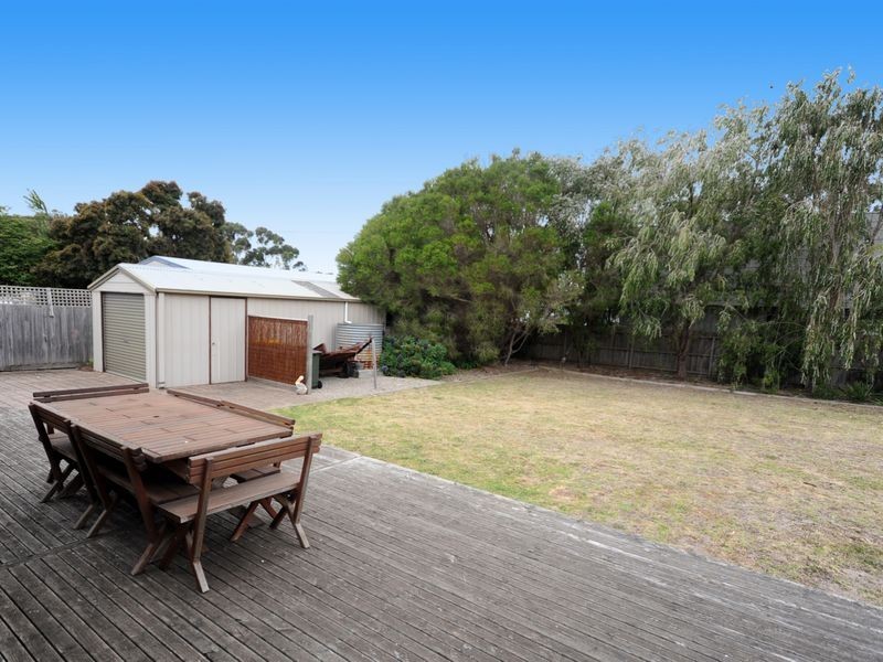5 Bayview Avenue, St Leonards VIC 3223