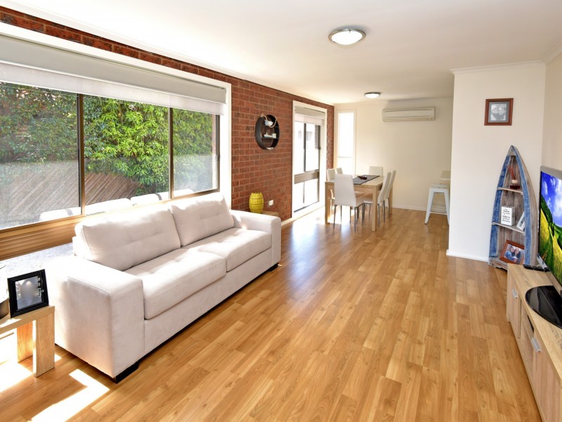 Unit 2/1318 Murradoc Road, St Leonards VIC 3223