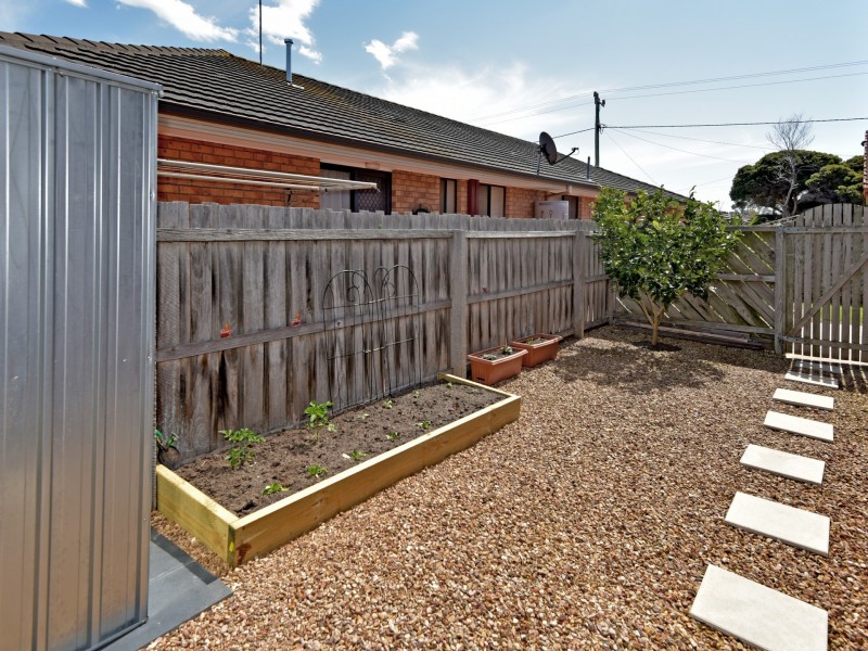 Unit 2/1318 Murradoc Road, St Leonards VIC 3223