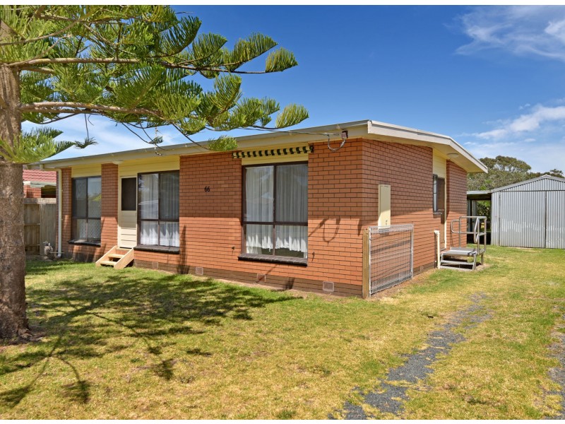 66 Lake View Crescent, St Leonards VIC 3223