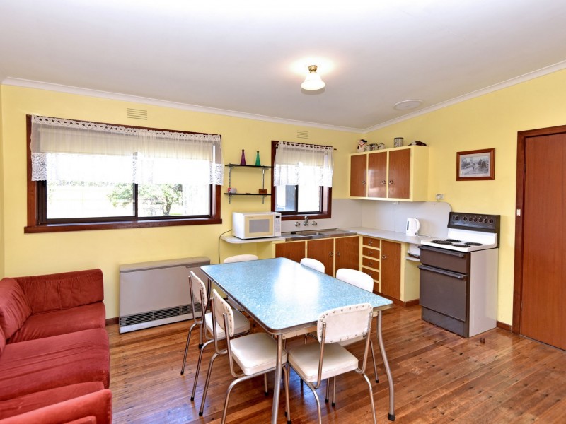 66 Lake View Crescent, St Leonards VIC 3223