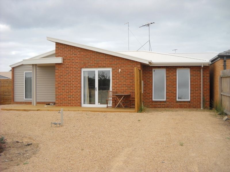 14 Wave Street, St Leonards VIC 3223