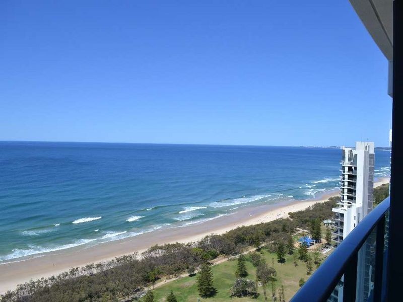 4 Charles Avenue – ‘Oracle’, Broadbeach QLD 4218