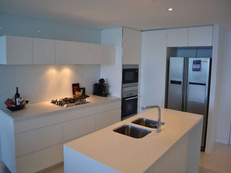 4 Charles Avenue – ‘Oracle’, Broadbeach QLD 4218