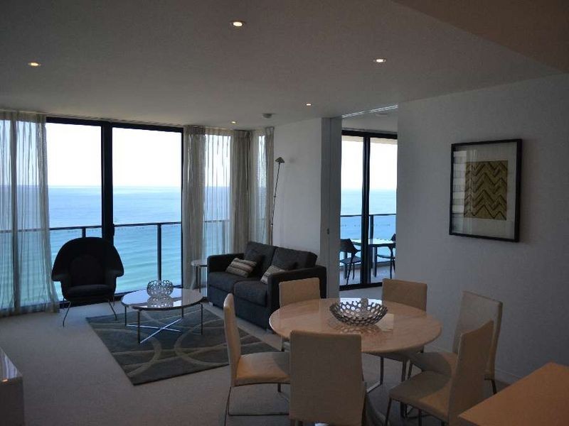 4 Charles Avenue – ‘Oracle’, Broadbeach QLD 4218