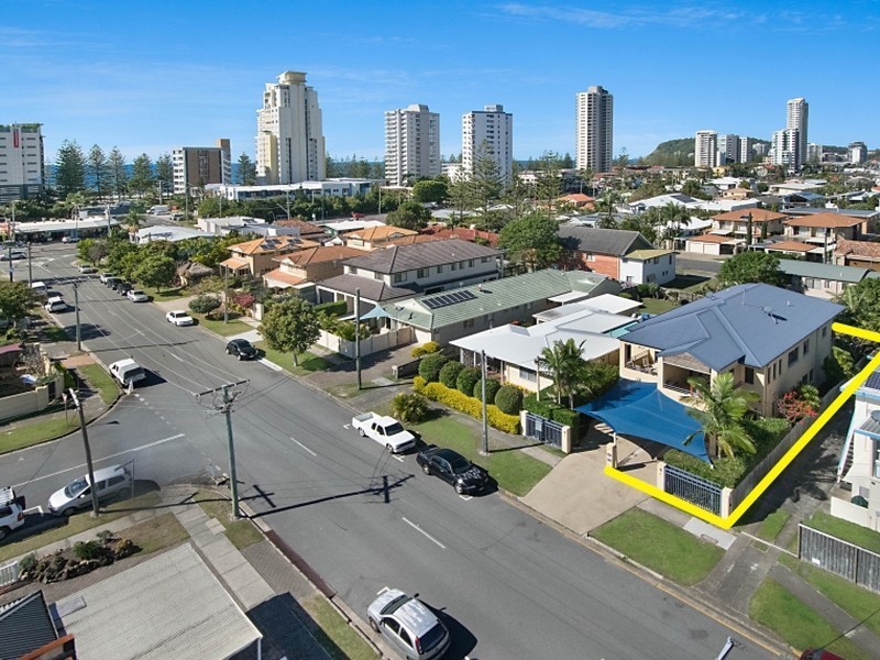 2/14 Gardenia Grove, Burleigh Heads QLD 4220