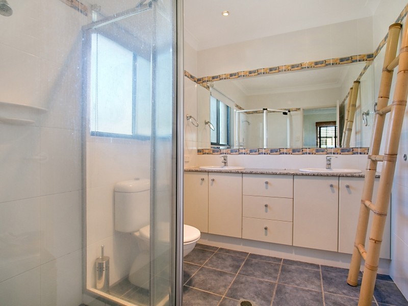 2/14 Gardenia Grove, Burleigh Heads QLD 4220