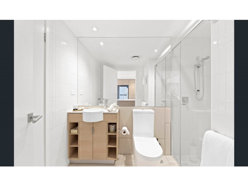 1102/2663 Gold Coast Highway, Broadbeach QLD 4218