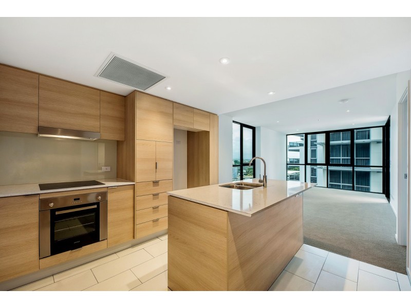 1102/2663 Gold Coast Highway, Broadbeach QLD 4218