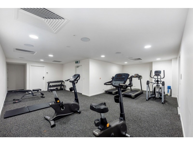 1806/2663 Gold Coast Highway, Broadbeach QLD 4218