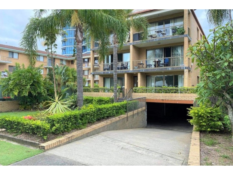 6/25 Armrick Avenue, Broadbeach QLD 4218
