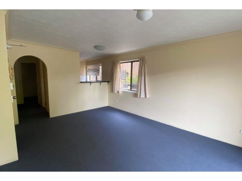 6/25 Armrick Avenue, Broadbeach QLD 4218