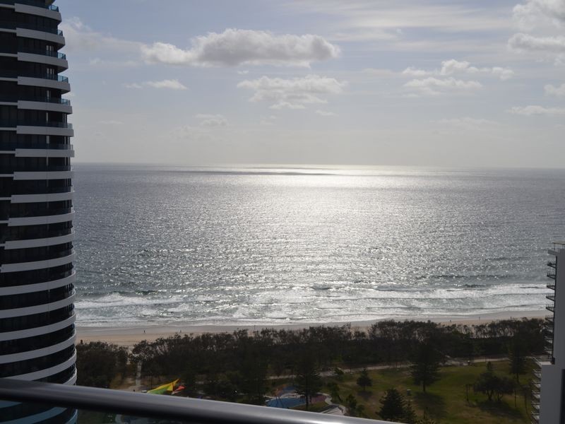 23005 Oracle 4 Charles Avenue, Broadbeach QLD 4218