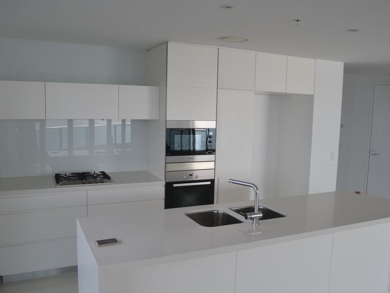 23005 Oracle 4 Charles Avenue, Broadbeach QLD 4218