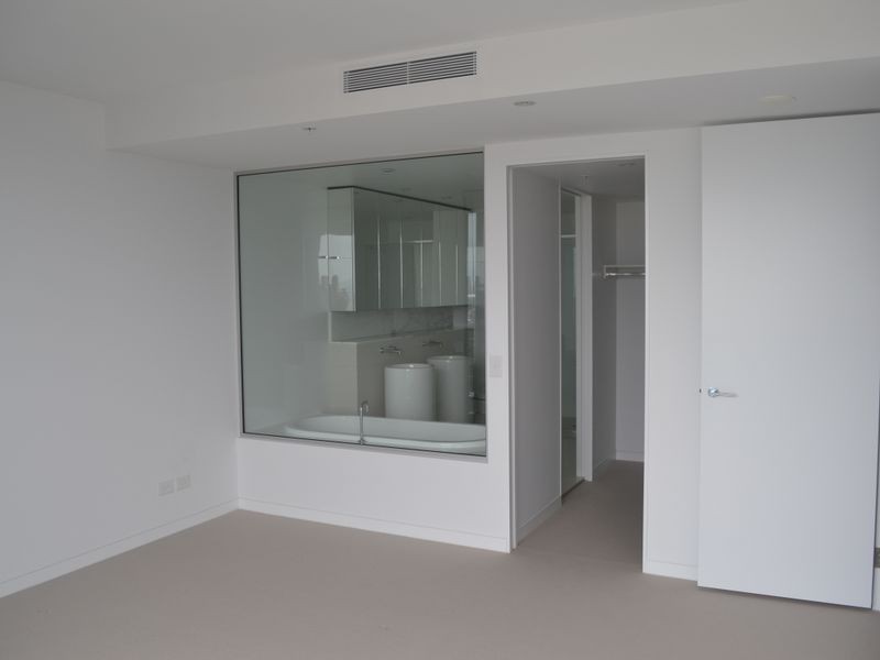 23005 Oracle 4 Charles Avenue, Broadbeach QLD 4218