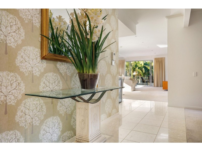 22/120 Surf Parade, Broadbeach QLD 4218