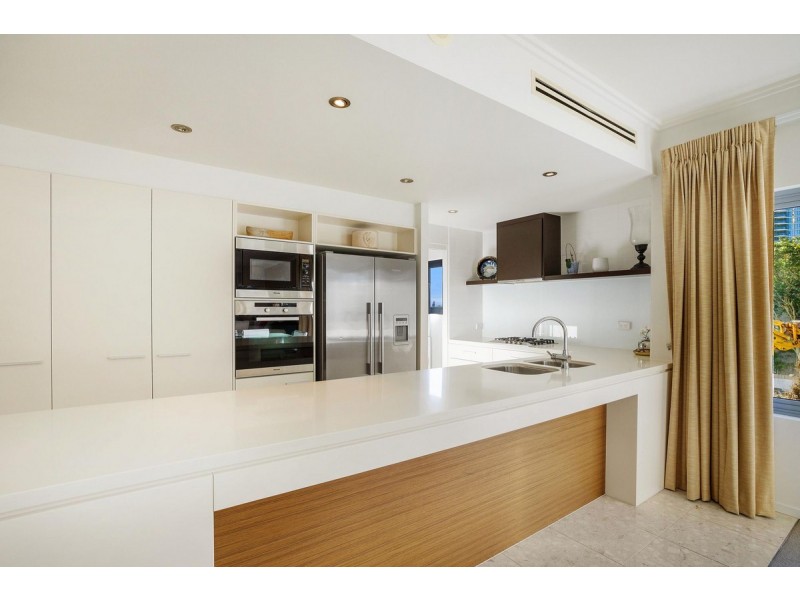 22/120 Surf Parade, Broadbeach QLD 4218