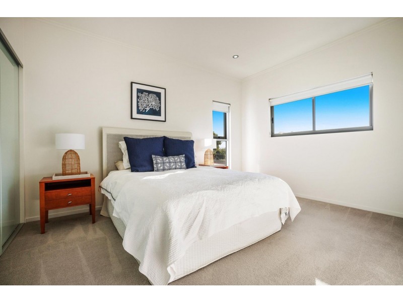 22/120 Surf Parade, Broadbeach QLD 4218