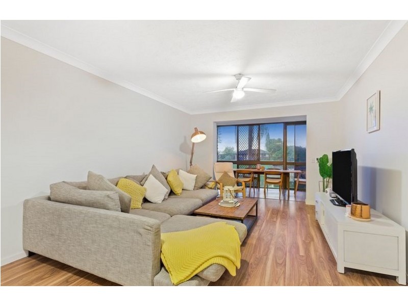 2/43 Karbunya Street, Mermaid Waters QLD 4218