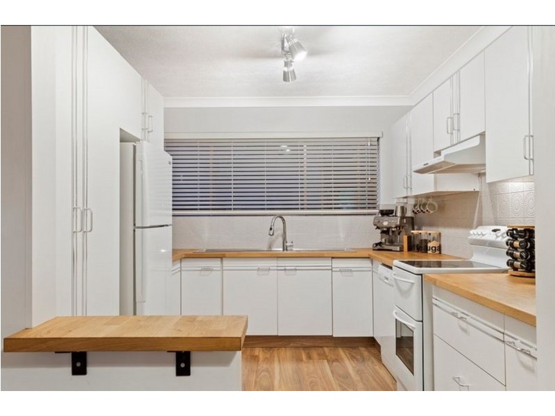 2/43 Karbunya Street, Mermaid Waters QLD 4218