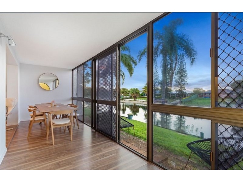 2/43 Karbunya Street, Mermaid Waters QLD 4218