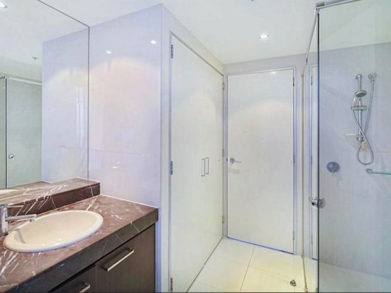 1002/4 Wahroonga Place, Surfers Paradise QLD 4217