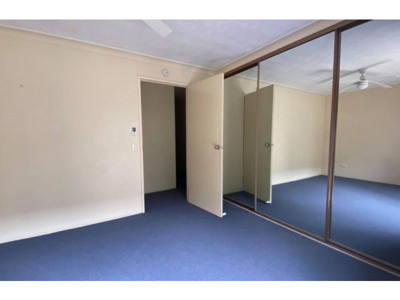 5/25 Armrick Avenue, Broadbeach QLD 4218