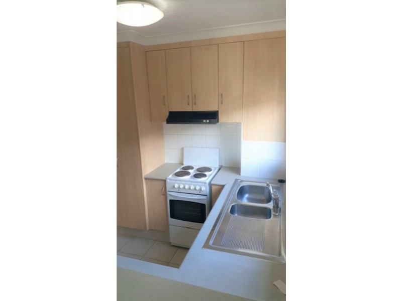 5/25 Armrick Avenue, Broadbeach QLD 4218