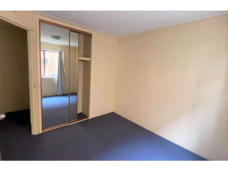 5/25 Armrick Avenue, Broadbeach QLD 4218