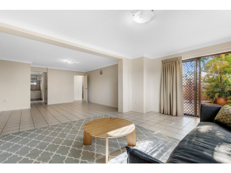 5 Kevin Court, Miami QLD 4220