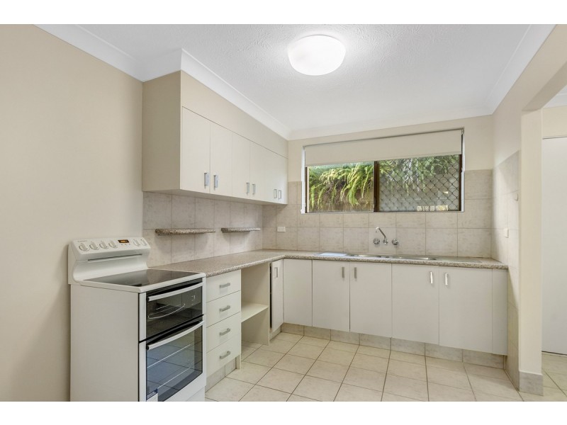 5 Kevin Court, Miami QLD 4220