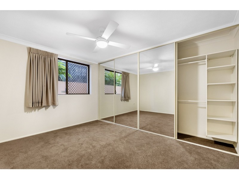 5 Kevin Court, Miami QLD 4220