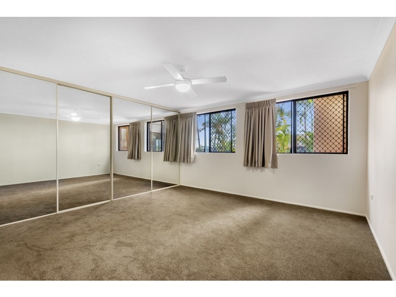 5 Kevin Court, Miami QLD 4220