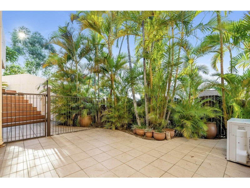 5 Kevin Court, Miami QLD 4220
