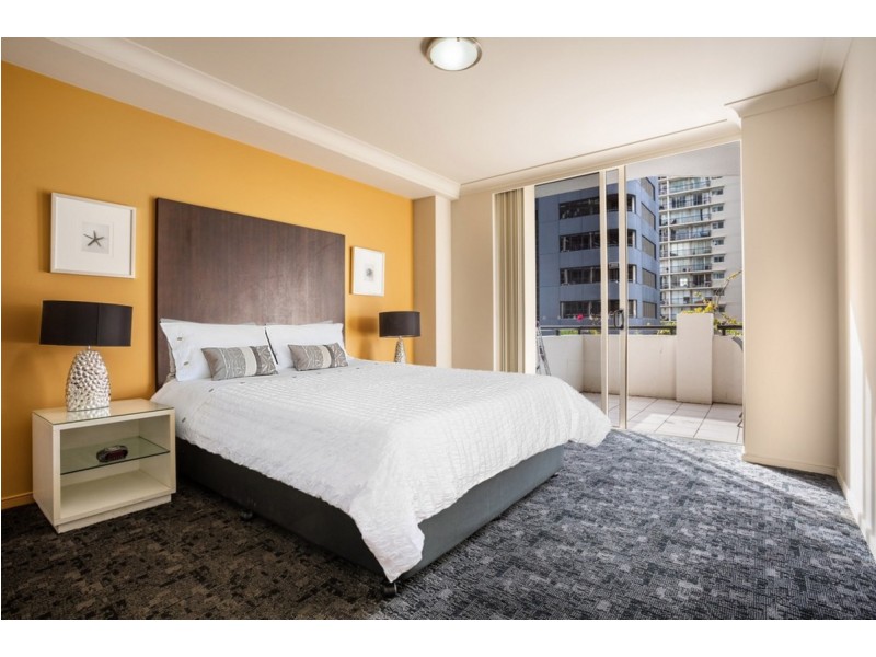 2025/23 Ferny Avenue, Surfers Paradise QLD 4217