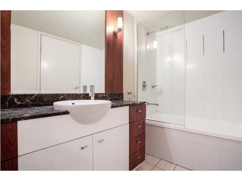 2025/23 Ferny Avenue, Surfers Paradise QLD 4217