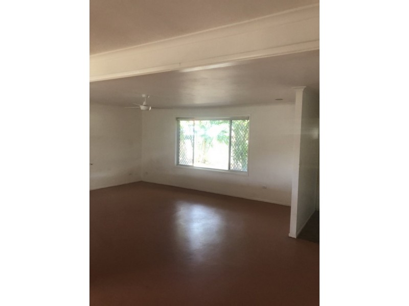 30 Vatakoula Parade, Mermaid Waters QLD 4218